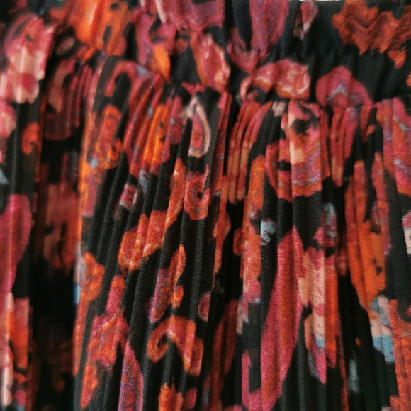 Short short skirt, ruffled, Large - Picture 2 of 6